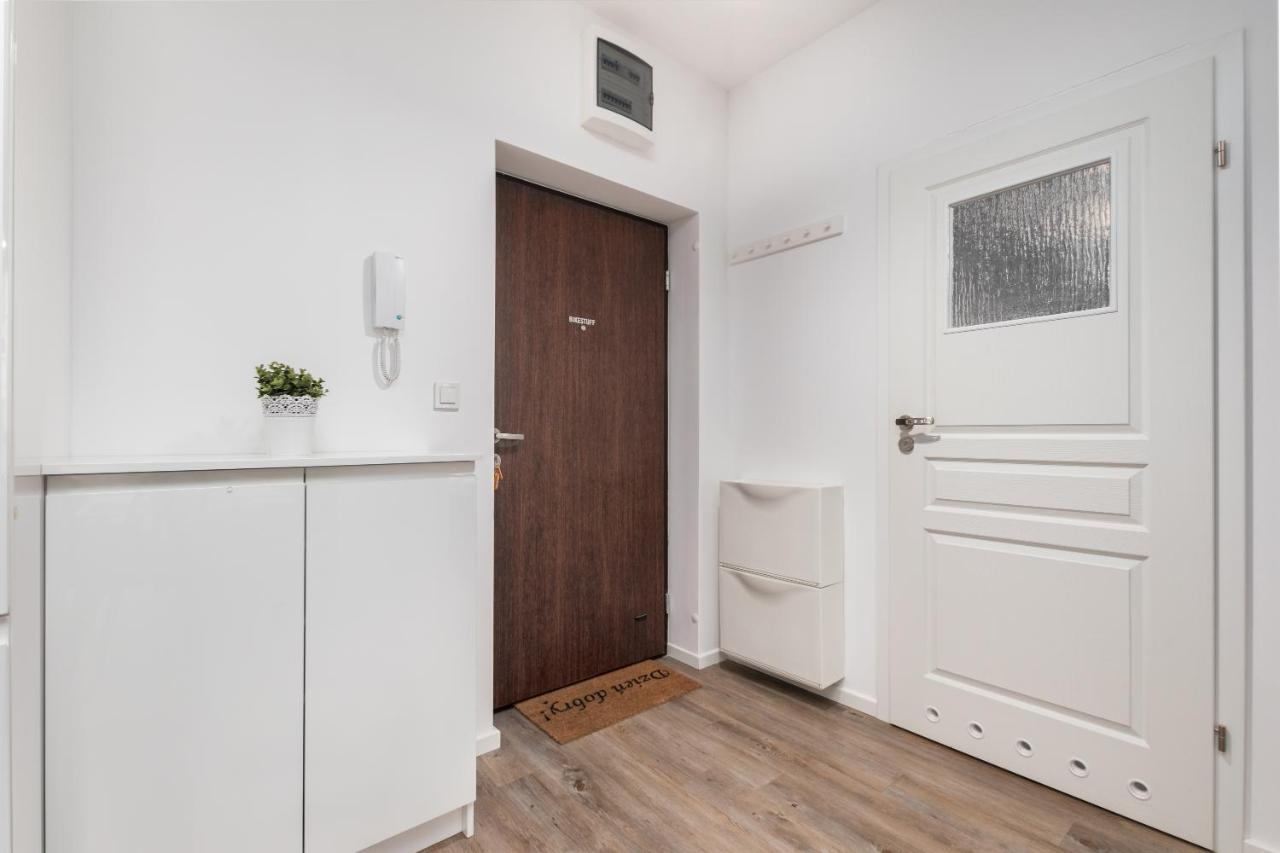 Rakowska 14A 1 Bedroom By Homeprime Varşovia Exterior foto